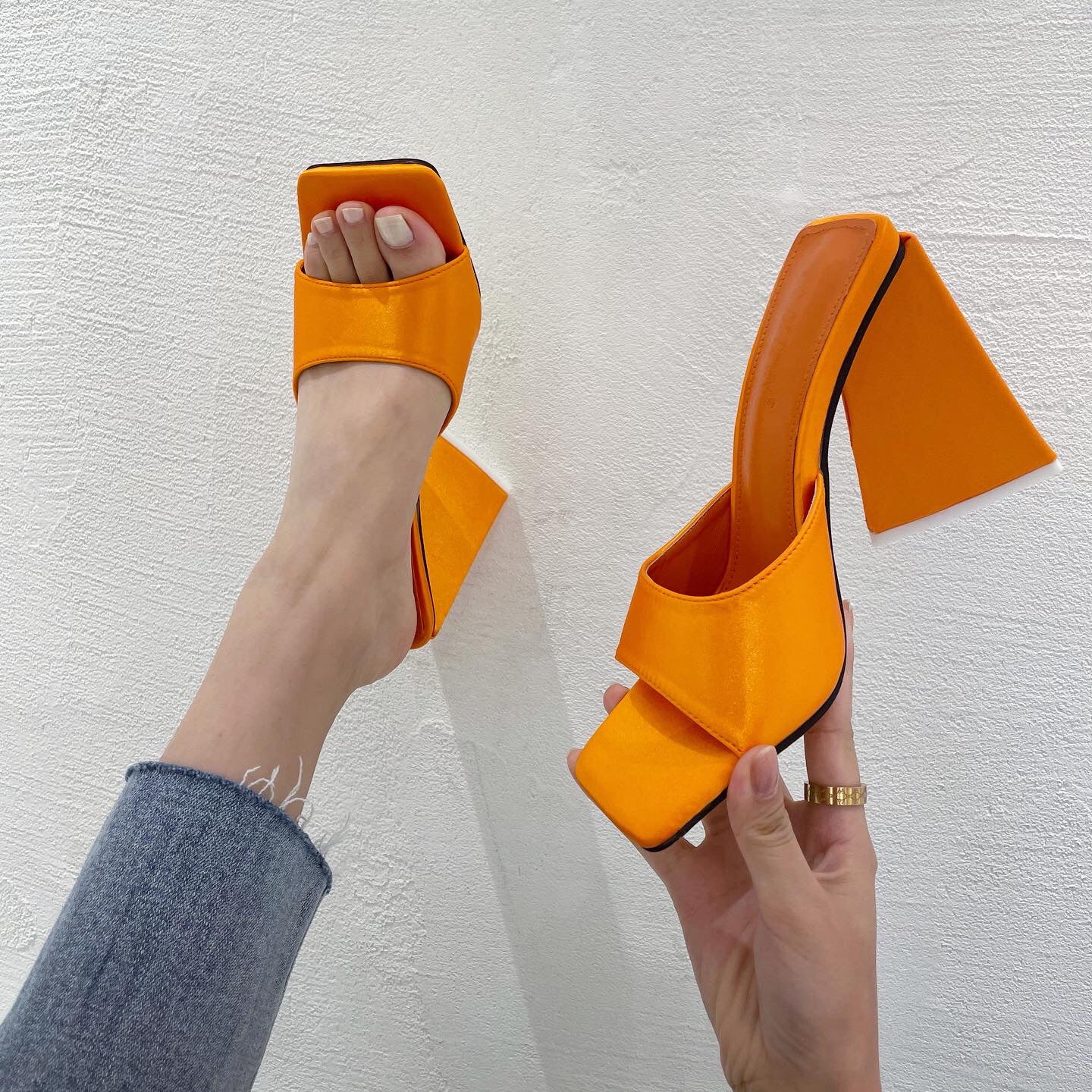 Venus Pumps